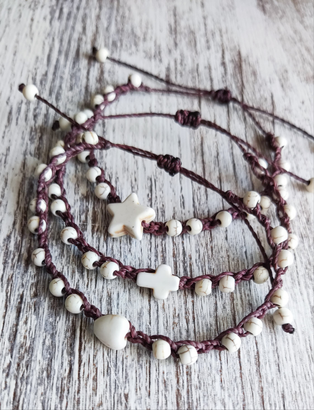 Pulseiras de contas de howlita branca / Inverno