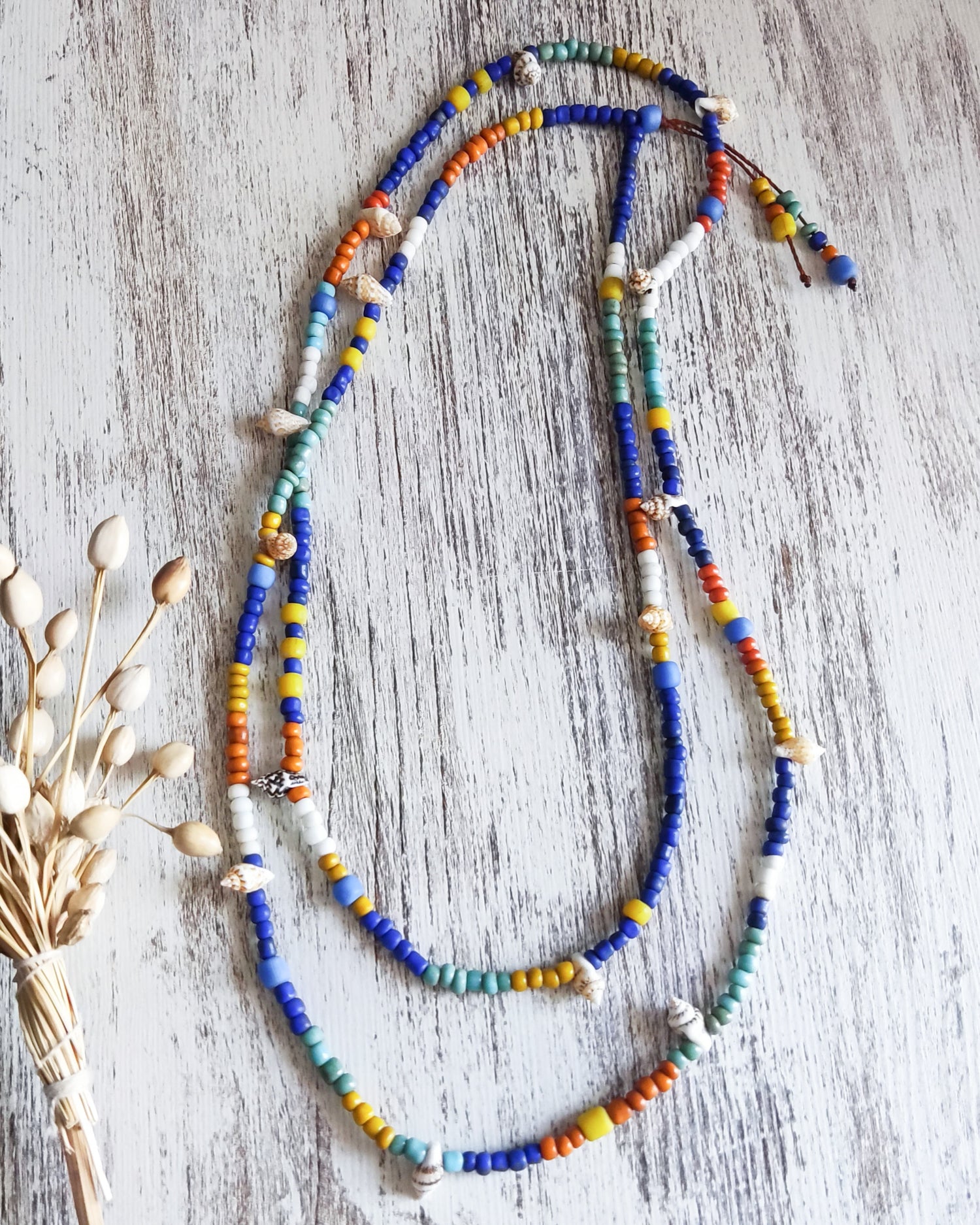 Colar de búzios e missangas coloridas/Boho/estilo praia