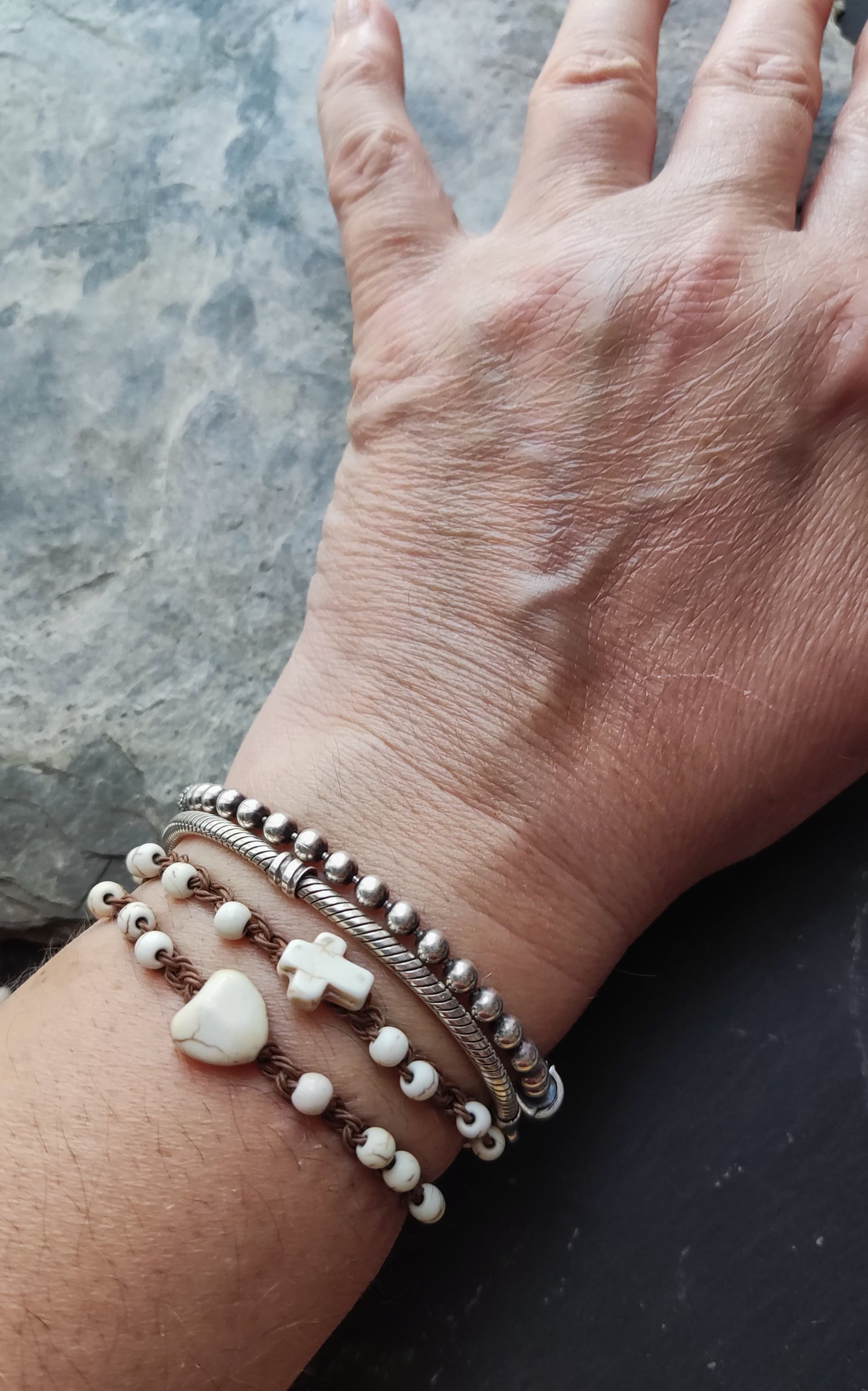 Pack de 3 Pulseiras ajustáveis de howlita branca /Boho / Praia