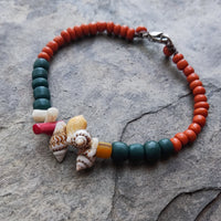 Pulseira de missangas rústicas e búzios naturais/Boho/Praia