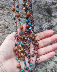 Colar comprido de pedras em cordão de crochet/Rústico