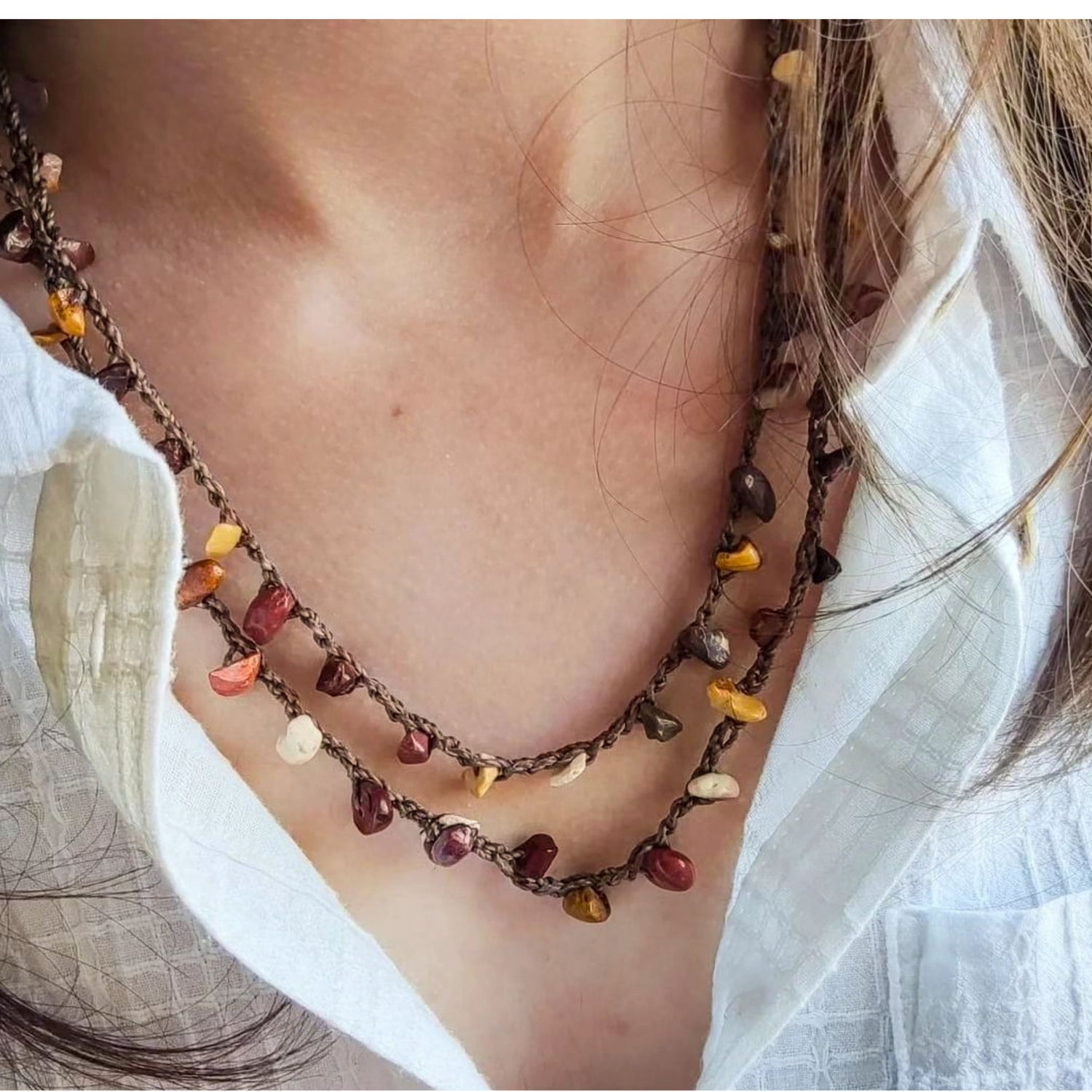 Colar de pedras em cordão de crochet/Boho
