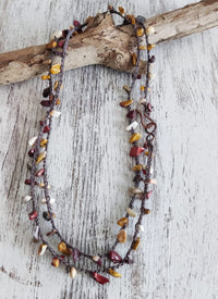 Colar de pedras em cordão de crochet/Boho