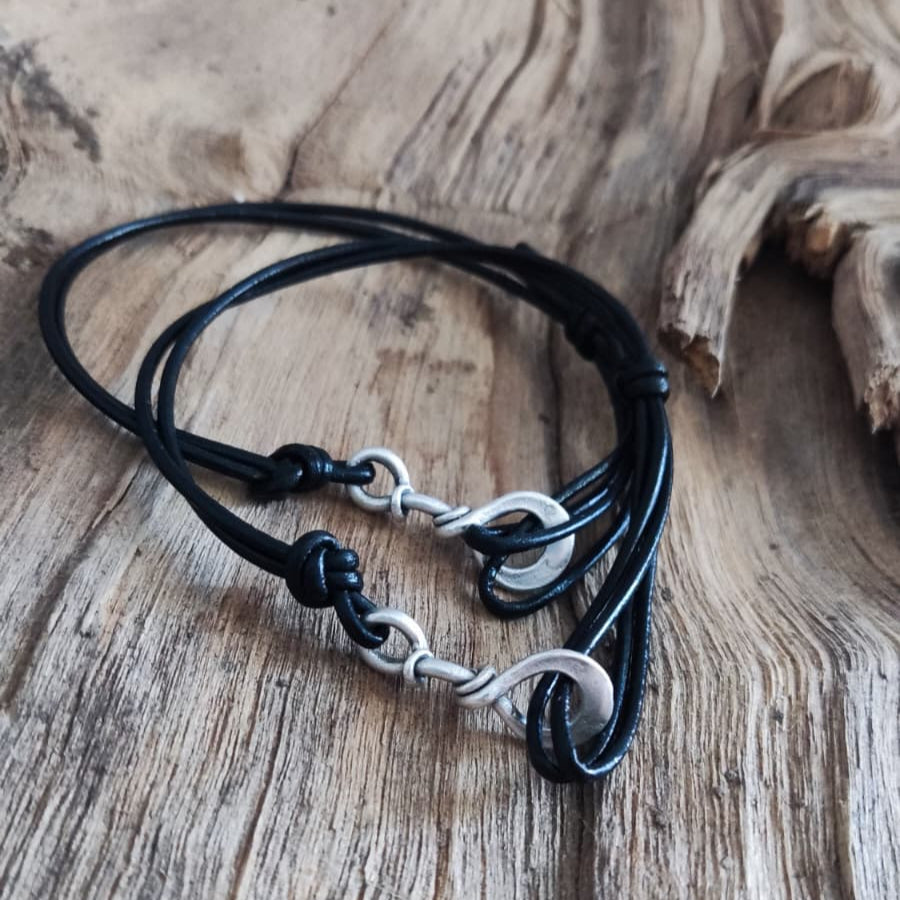 Pulseiras de couro genuíno com peça banhada a prata antiga