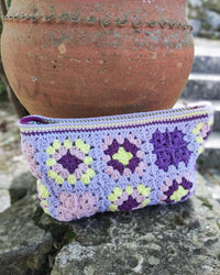Nécessaire feita à mão em crochet