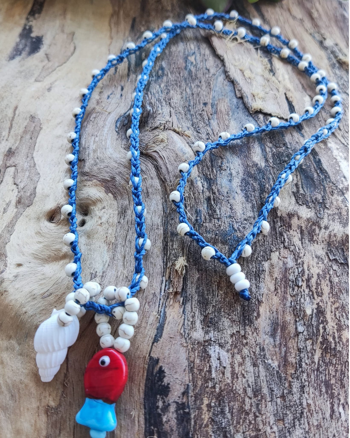 Colar comprido em cordão de crochet / Azul escuro