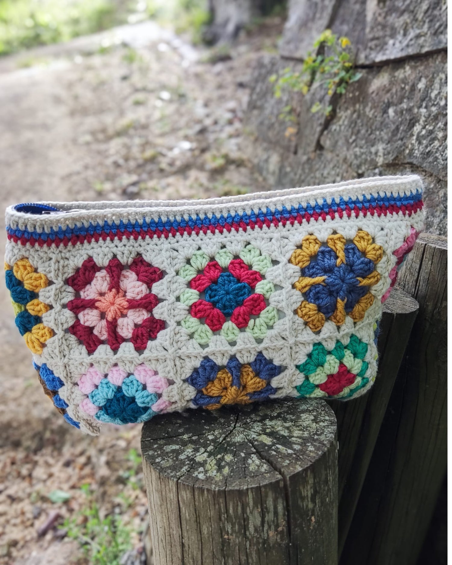 Nécessaire feita à mão em crochet