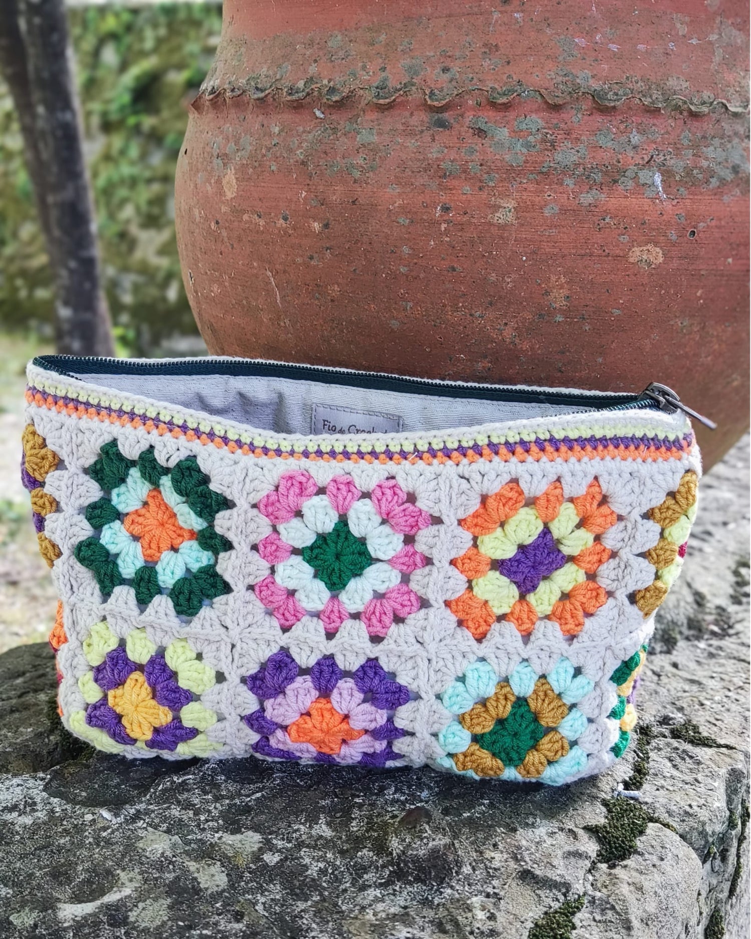 Nécessaire feita à mão em crochet