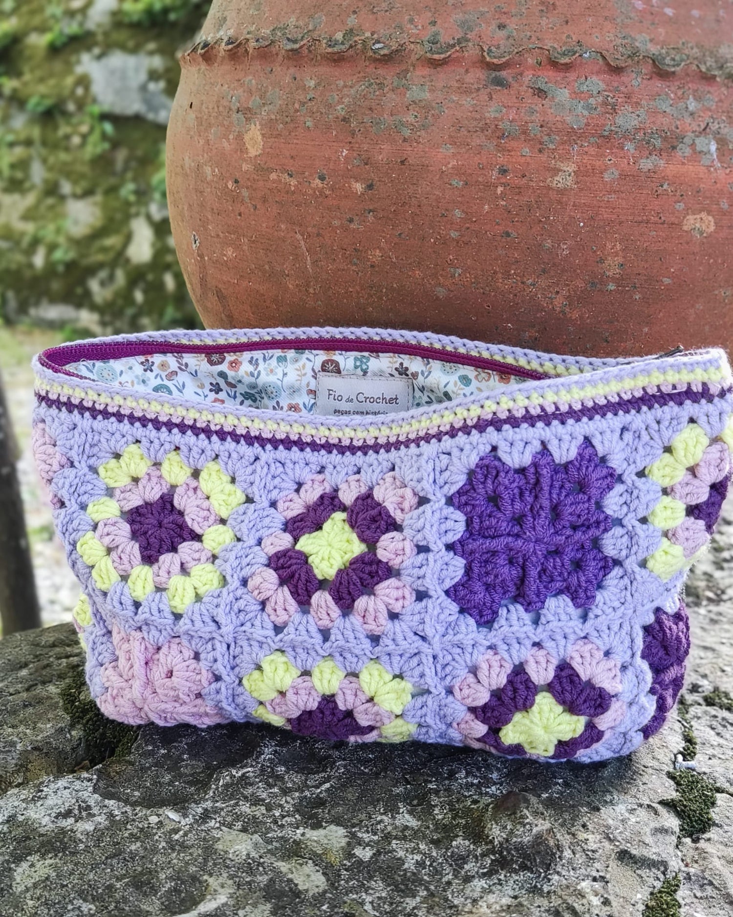 Nécessaire feita à mão em crochet